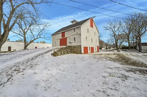 2967 East Main Road Portsmouth RI 02871