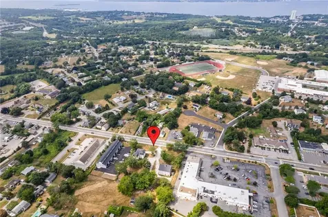 2967 East Main Road Portsmouth RI 02871