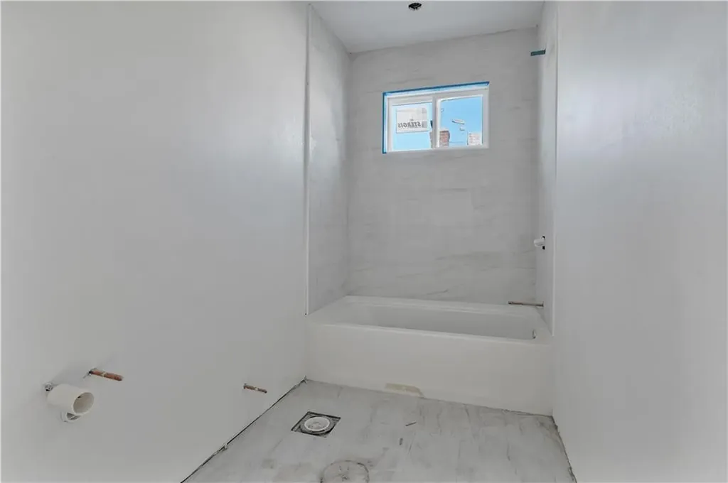 86 Lynch Street Providence RI 02908