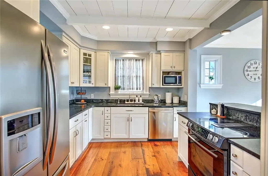 7 Angell Court Providence RI 02906