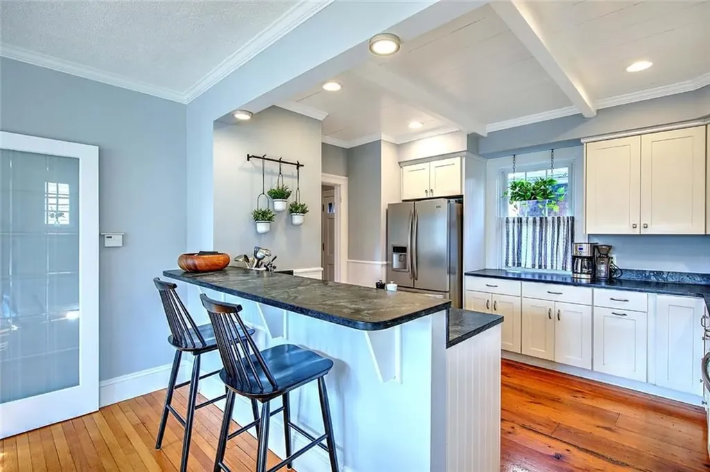 7 Angell Court Providence RI 02906