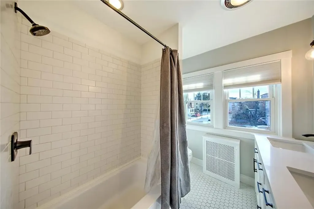 7 Angell Court Providence RI 02906