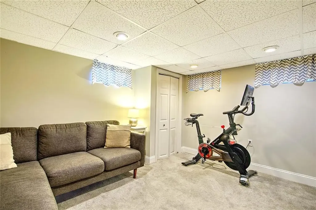 7 Angell Court Providence RI 02906