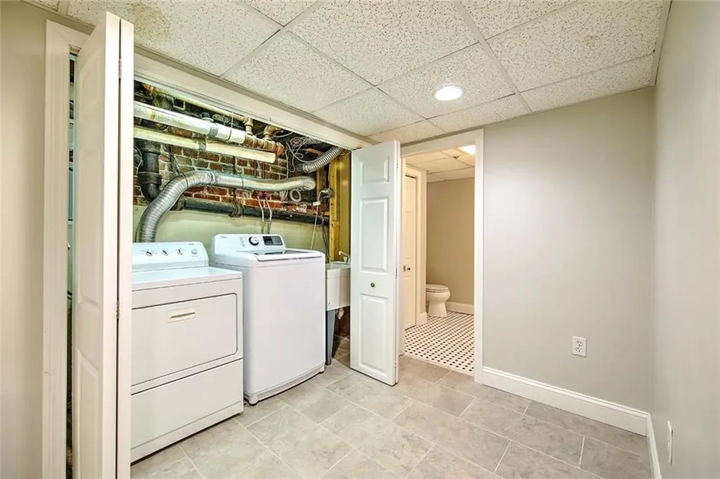 7 Angell Court Providence RI 02906