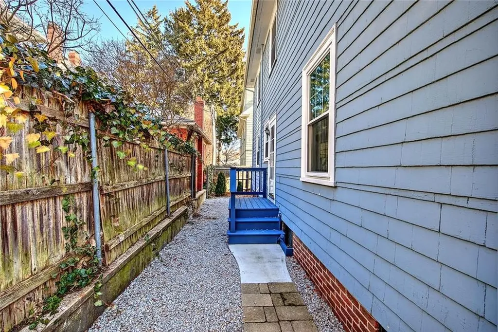 7 Angell Court Providence RI 02906