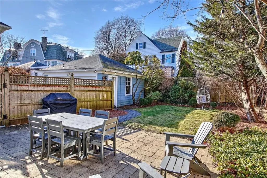 7 Angell Court Providence RI 02906