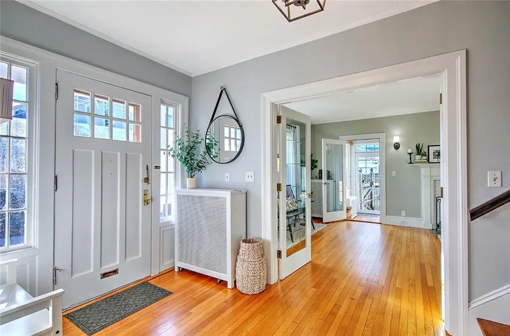 7 Angell Court Providence RI 02906