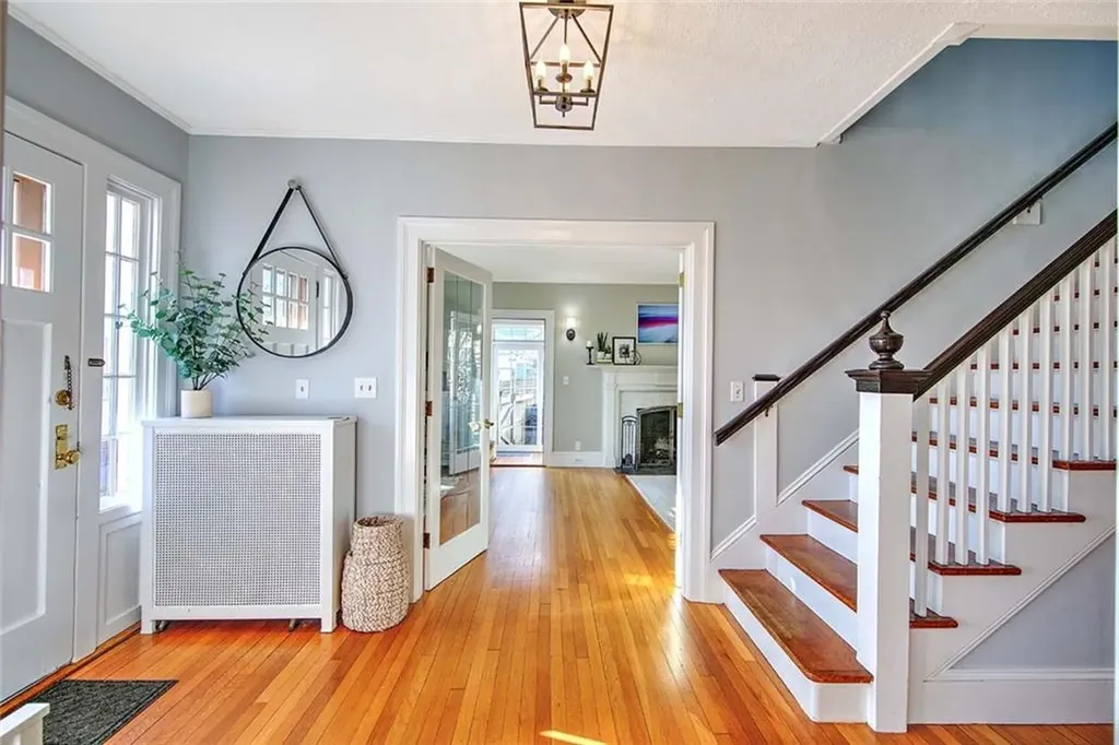 7 Angell Court Providence RI 02906