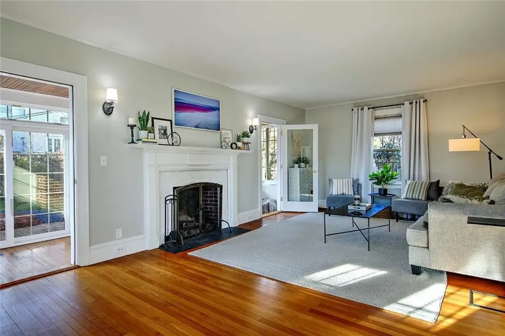 7 Angell Court Providence RI 02906