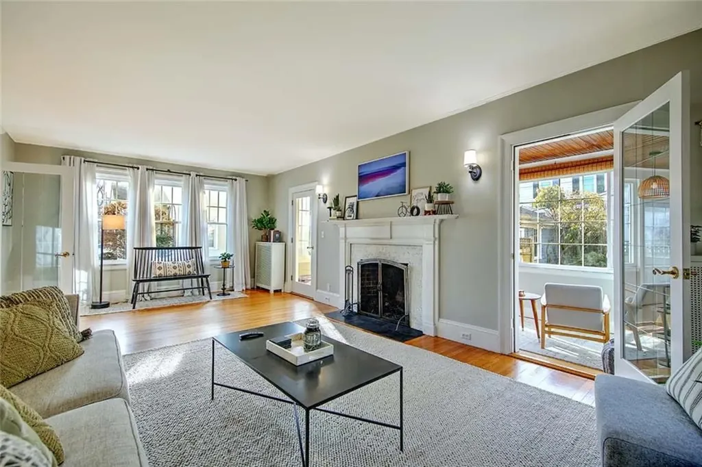 7 Angell Court Providence RI 02906