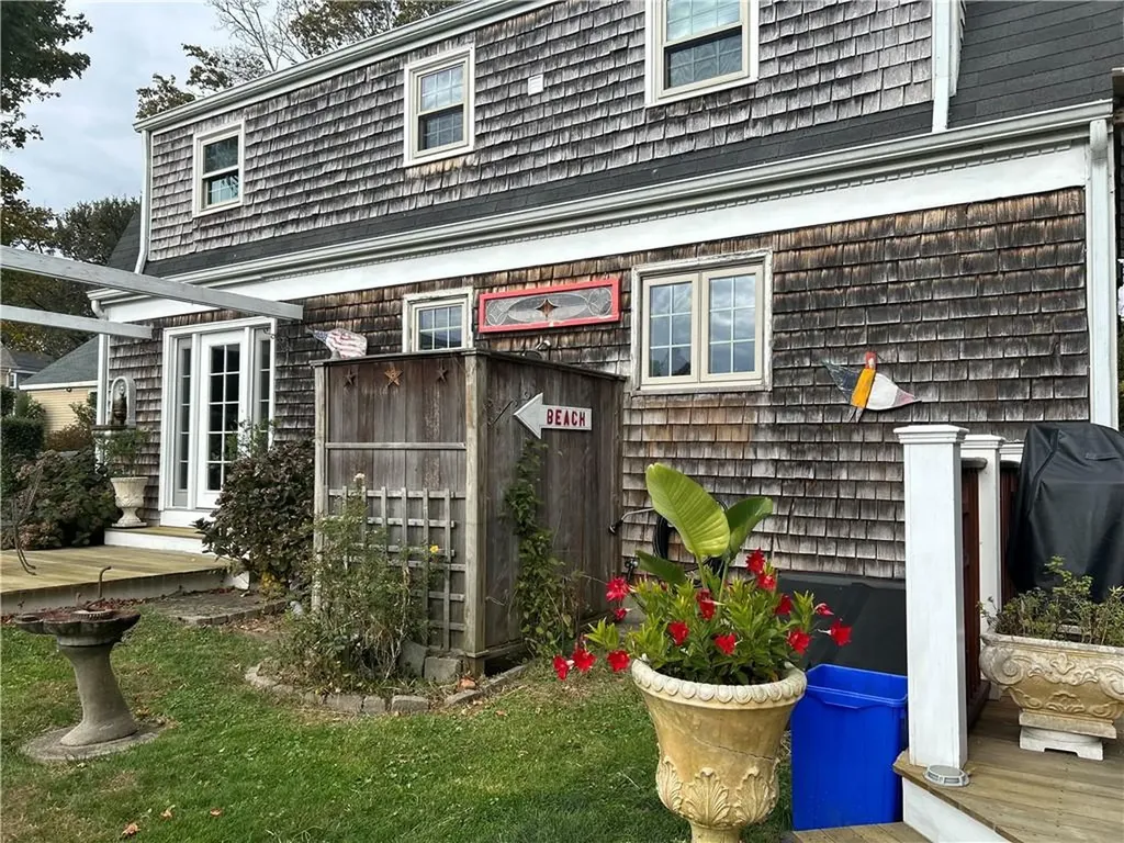 7 Boulevard East Boulevard Middletown RI 02842