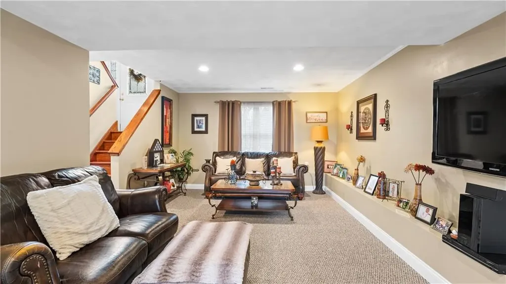 9 Kenneth Avenue Warwick RI 02886