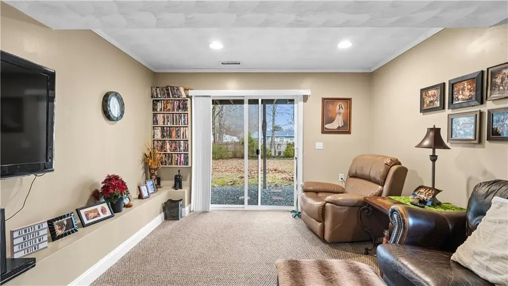 9 Kenneth Avenue Warwick RI 02886