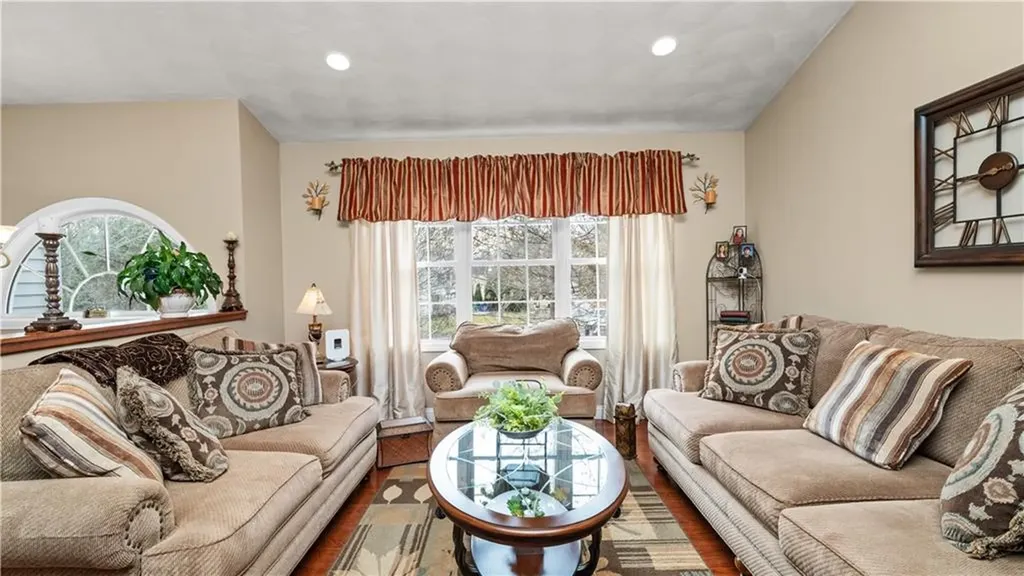 9 Kenneth Avenue Warwick RI 02886