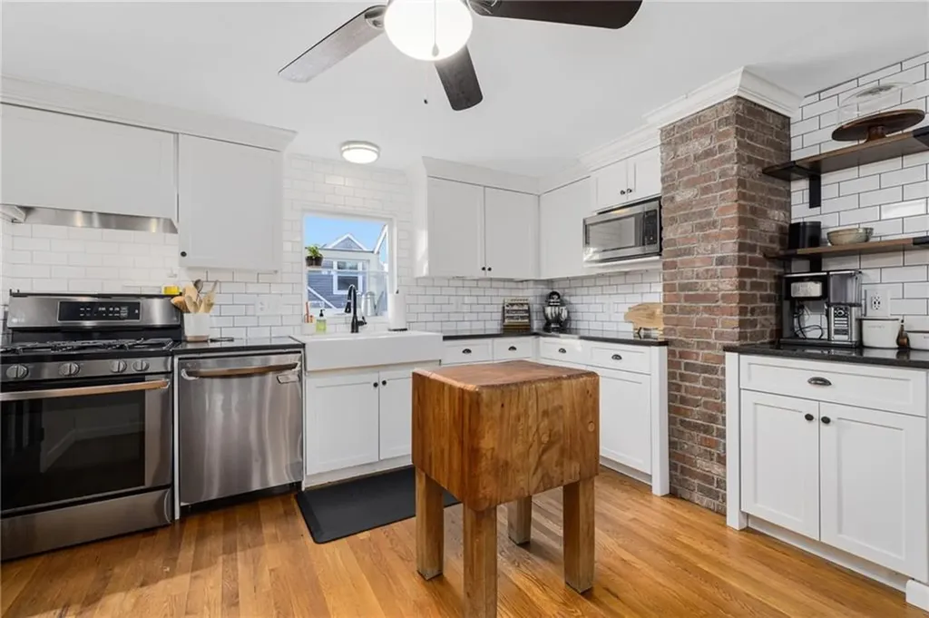 399 Brown Street East Providence RI 02914