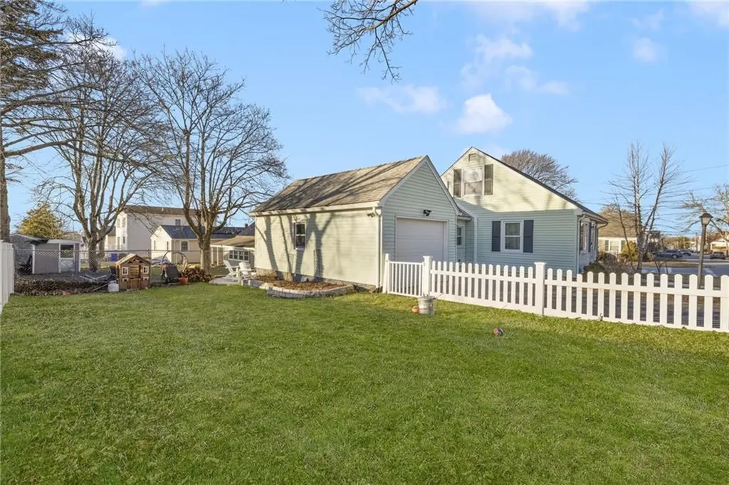 399 Brown Street East Providence RI 02914