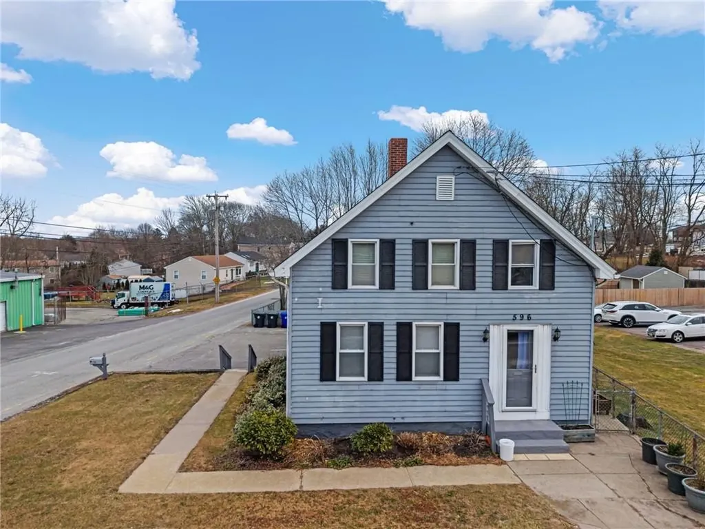 596 Metacom Avenue Warren RI 02885