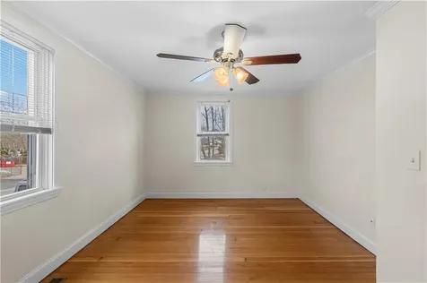 596 Metacom Avenue Warren RI 02885
