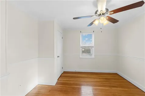 596 Metacom Avenue Warren RI 02885