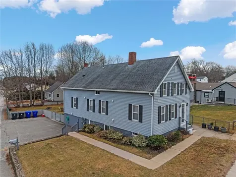 596 Metacom Avenue Warren RI 02885