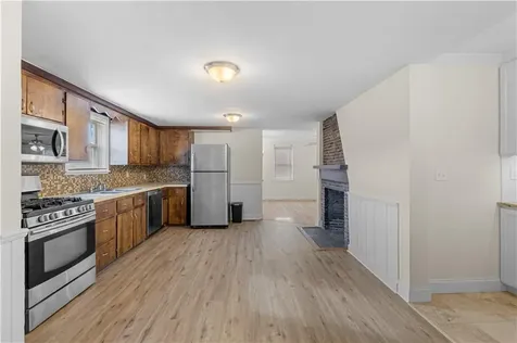 596 Metacom Avenue Warren RI 02885