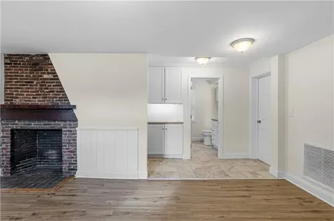596 Metacom Avenue Warren RI 02885