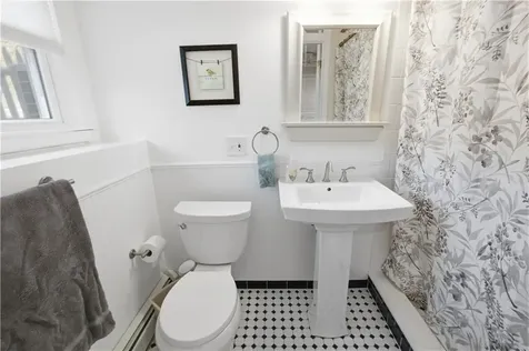 9 Bay Road Warren RI 02885