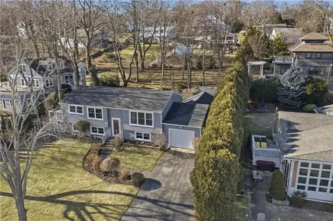 9 Bay Road Warren RI 02885