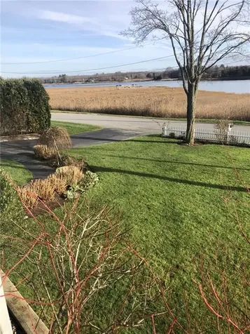 9 Bay Road Warren RI 02885