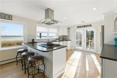 9 Bay Road Warren RI 02885