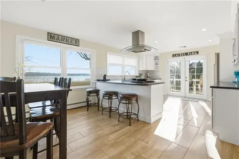 9 Bay Road Warren RI 02885