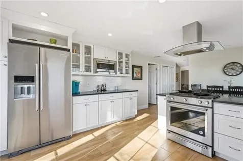 9 Bay Road Warren RI 02885