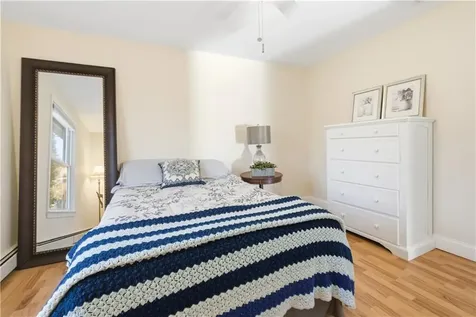 9 Bay Road Warren RI 02885