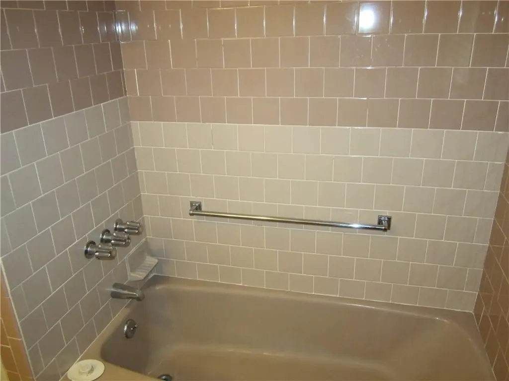 29 Valley Street Cranston RI 02920