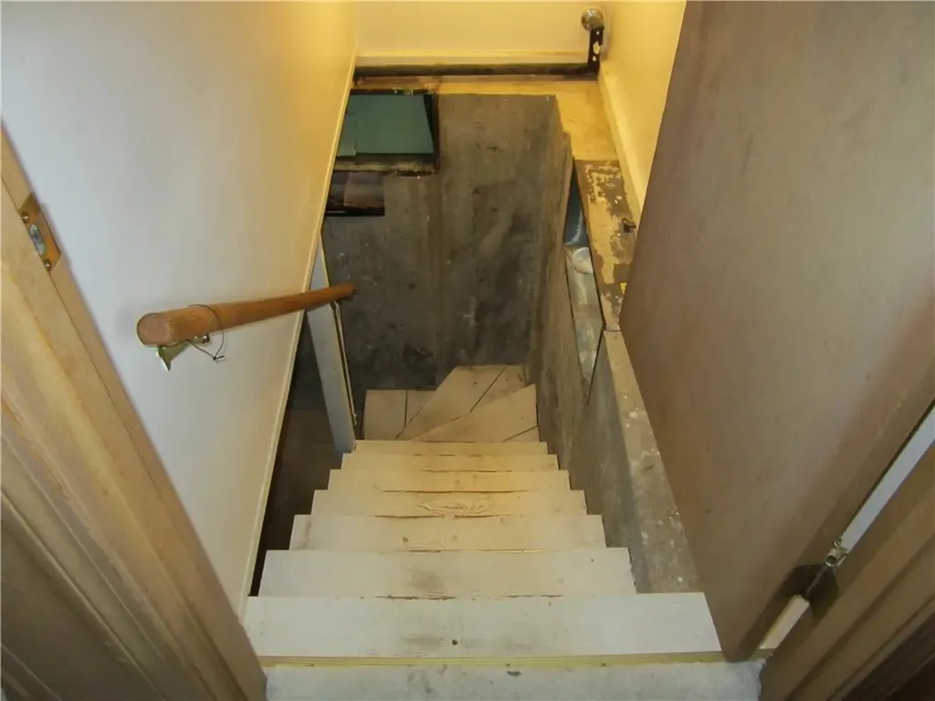 29 Valley Street Cranston RI 02920