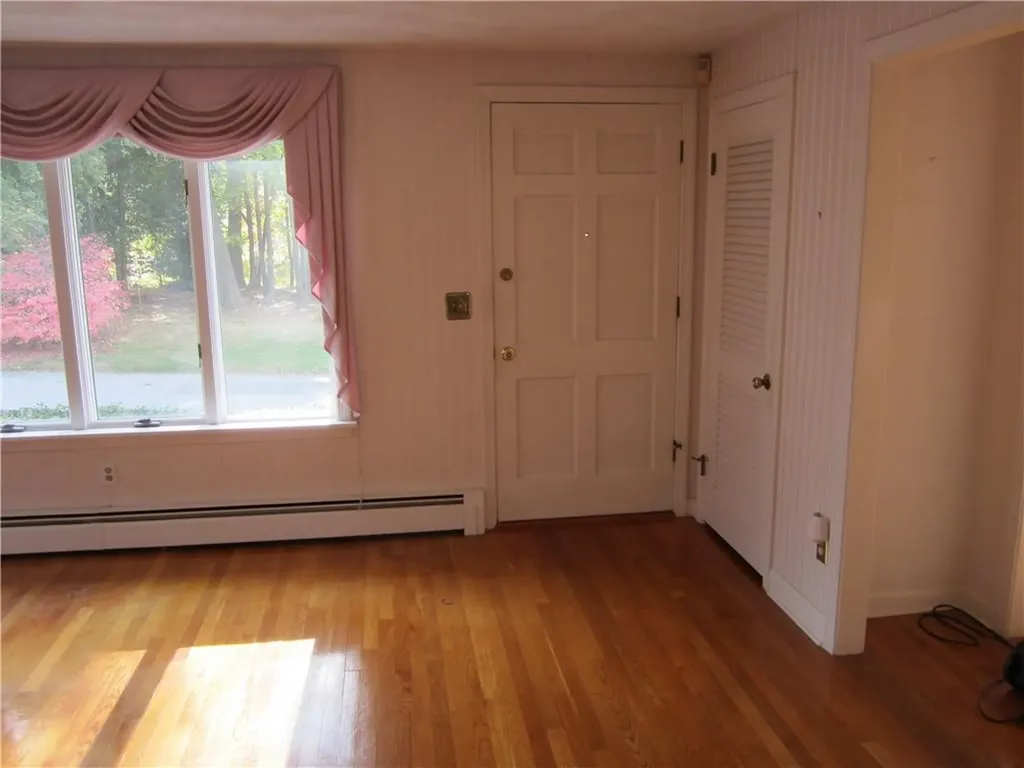 29 Valley Street Cranston RI 02920