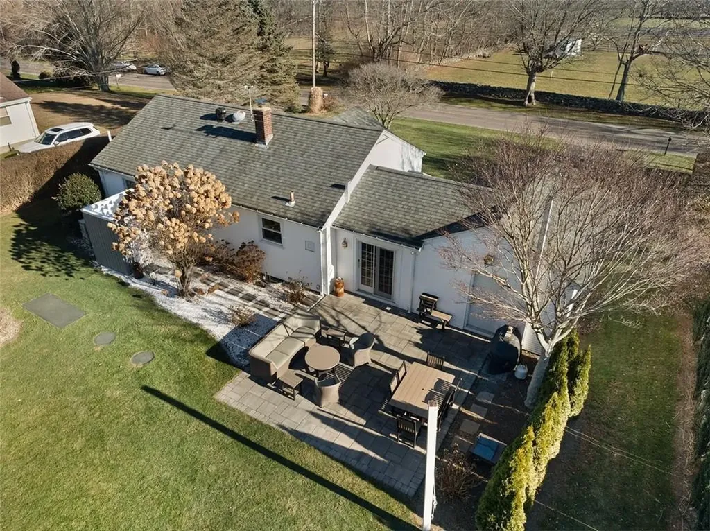 415 Wapping Road Portsmouth RI 02871