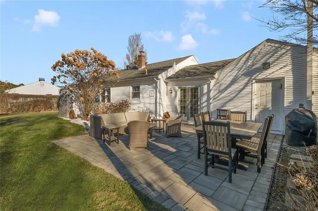 415 Wapping Road Portsmouth RI 02871