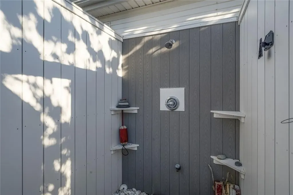 415 Wapping Road Portsmouth RI 02871