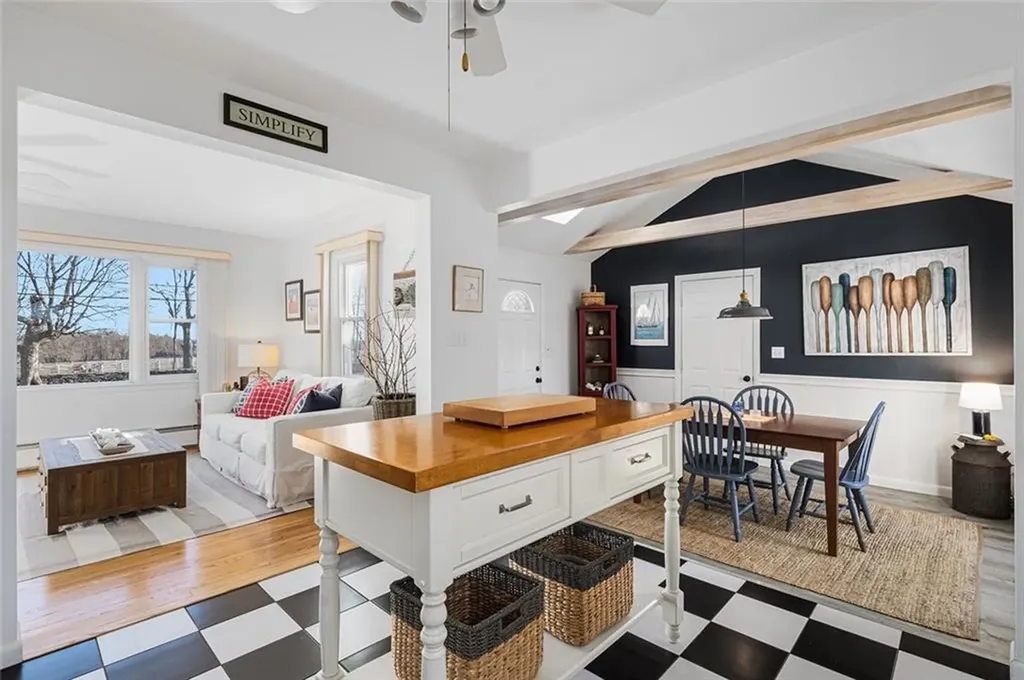 415 Wapping Road Portsmouth RI 02871