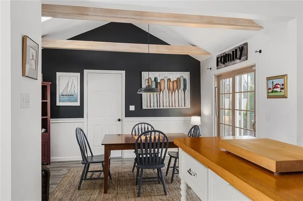 415 Wapping Road Portsmouth RI 02871