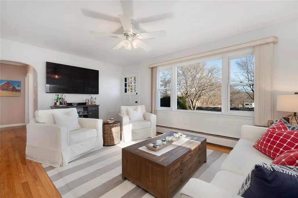 415 Wapping Road Portsmouth RI 02871