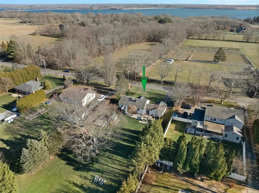 415 Wapping Road Portsmouth RI 02871