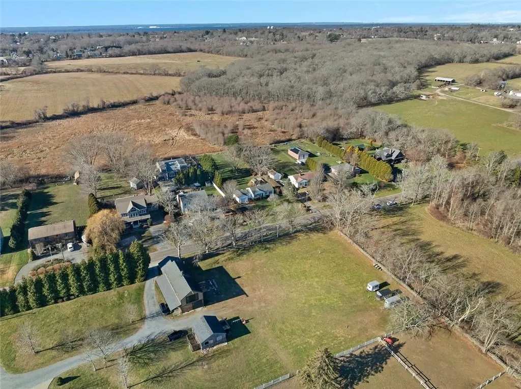 415 Wapping Road Portsmouth RI 02871