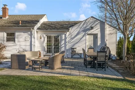 415 Wapping Road Portsmouth RI 02871