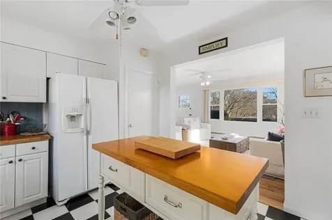 415 Wapping Road Portsmouth RI 02871