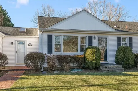 415 Wapping Road Portsmouth RI 02871