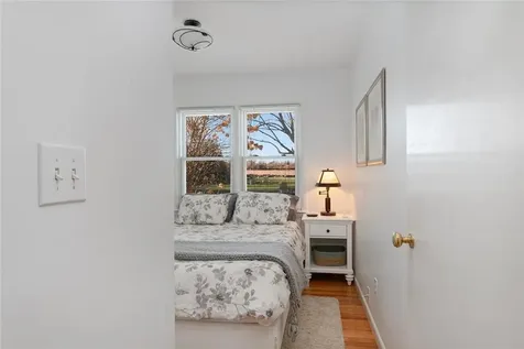 415 Wapping Road Portsmouth RI 02871