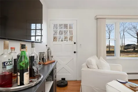 415 Wapping Road Portsmouth RI 02871