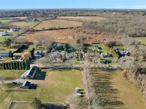 415 Wapping Road Portsmouth RI 02871